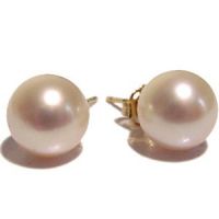 pearl ring and beads