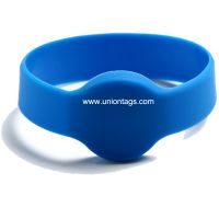 Factory price Ti2048 ti2k chip RFID silicone wristband for hotel