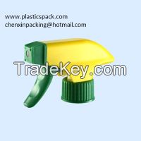 Plastic trigger sprayer