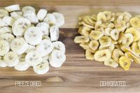 freezed dried banana crisps