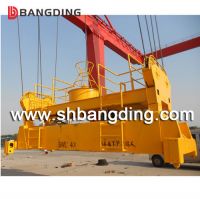Hydraulic telescoping automatic container spreader