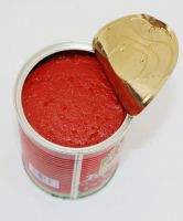 Canned tomato paste