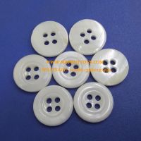 Natural White Chinese Freshwater Oyster Shell Buttons with Round RIm for Fashion Couture Designer