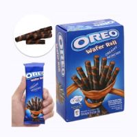 Oreo's Wafer Roll with chocolate flavor 18g x 3 sachets.