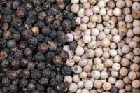 Black Pepper and White Pepper Seeds