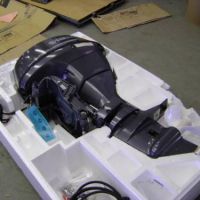 Suzukis 150HP 4 stroke outboard motor / boat engine
