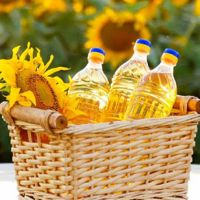 100 % Grade A Refined and Crude sunflower oil/Bulk/Bottled