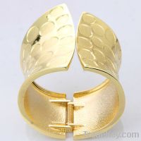 fashion gold plated cuff bracelet