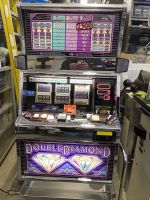 IGT S2000 Double Diamond 3 Coin SLOT MACHINE