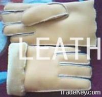 Sell woman's sheepskin glove