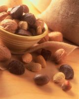 Nuts (pistachios, almonds, hazelnuts)