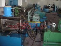 Roll forming machine