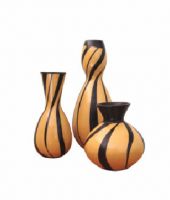 Peruvian handicraft : Decorative set (3 vases)