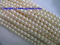 Freshwater pearl jewelry and beads