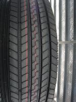 Sell tubless truck tire