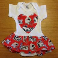 So cute and vintage red heart print baby romper dress!