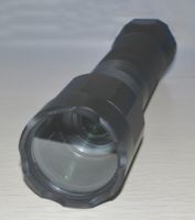 led zoom flashlight