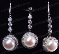 Sell Sterling silver pearl pendant