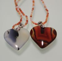 Heart-shaped agate necklace