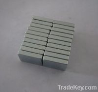 block shaped magnet with high magnetic properties