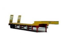 Sell low-bed semi-trailer