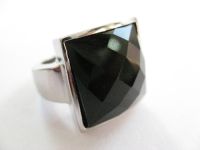 Sell zircon ring made in China