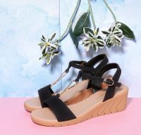 8996 Ladies chunky heel ankle strap fashion sandals