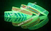 Sell glow in the dark silicone wristbands,