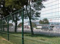 wire mesh fence