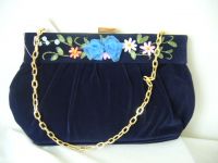 Sell - Pretty hand bag w/embroidery