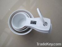 measuring cups and measuring spoons