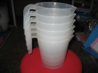 Plastic  cups