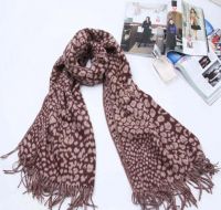 Sell thick woolen scarves 300g weight