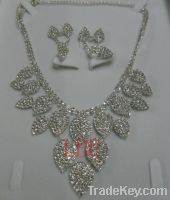 Sell Jewelry ornaments necklaces earrings manufacturers selling jewelry sim