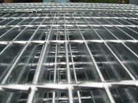 Steel grating for spray booth