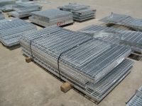 Sell serrated floor grids