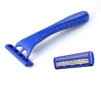 Smooth and Ultimate shaving with Triple Blades of Disposable Razor