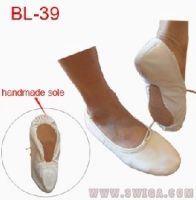 Sell soft danceing shoes