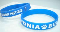 Sell hot silicone wristbands