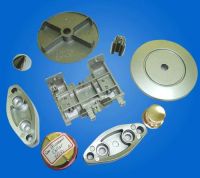 INJECTION PLASTIC AND METAL MOLD AND MOLDING