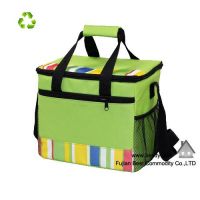 Waterproof portable cooler bag for frozen food