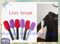 Sell  rotating lint brush made of plastic /clothes brush