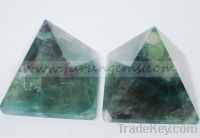 Sell natural semipreicous stones fluorite pyramid 35mm