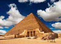 Day Tour to Pyramids of Giza & the Egyptian Museum from Suez Port