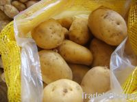 Selling fresh potatoes