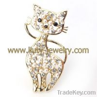 Sell  Pearl with crystal cat brooch badge