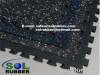 Interlock rubber tile with EPDM flecks