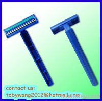 D213 disposable Twin Blade Razor with lubrication strip