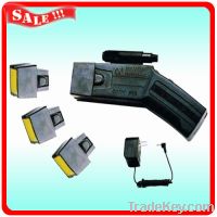 Sell Stun gun/Electric baton/Electric shock(powerful 5meters stun gun)