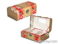 Sell grass woven floral jewellery container